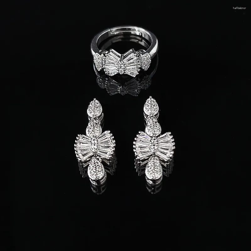 Ensemble collier et boucles d'oreilles tendance pour femmes coréennes, couleur argent, bague, cadeau de fête, bijoux en vrac, vente de noël, 2023, E033-R033