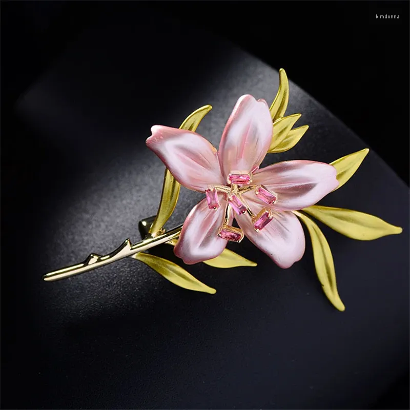 Brooches Beautiful White Pink Lily For Women Fashion Enamel Pins Rhinestone Flower Jewelry Accessories Broach Pin Christmas Gift