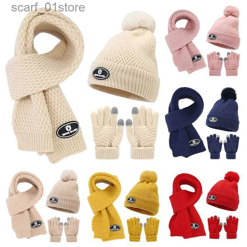 Hüte Schals Sets 3 stücke Kinder Gestrickte Hüte Schals Gs Winter Baby Bär Label Beanies Outdooor Samt Kälte-beständig wolle C Anzug Warme ZubehörL231113