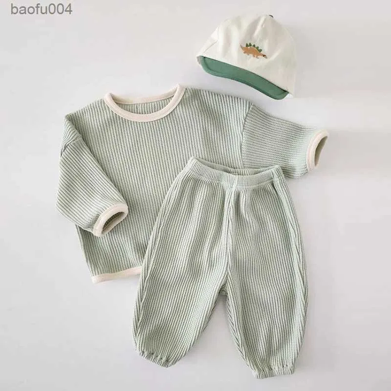 服のセット春秋の子供の男の子の服セット綿パッチされたシャツスーツソリッドルーズストレッチ幼児少年服