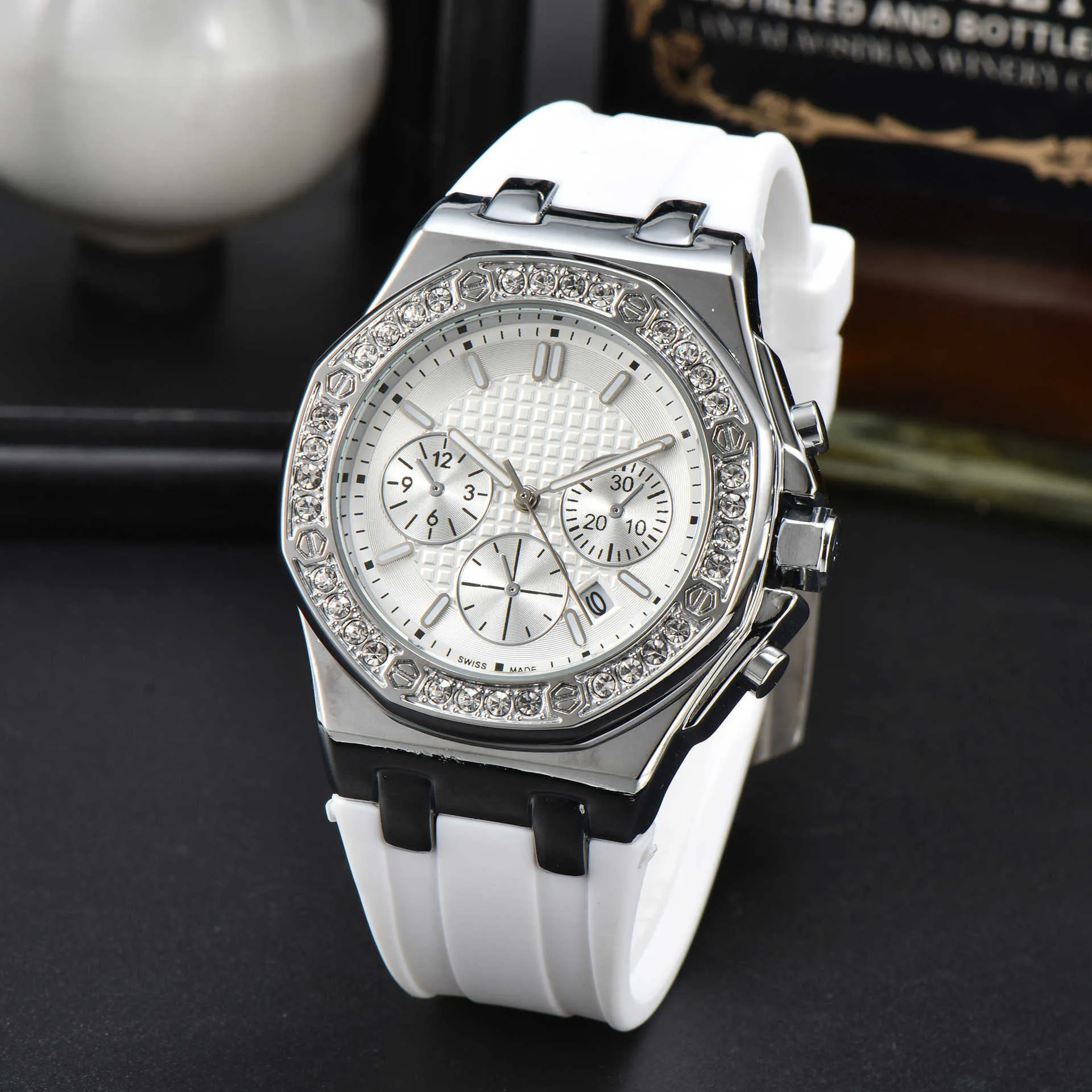 Nelsonic diamond quartz store watch price