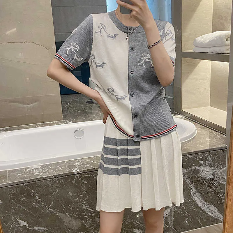 TB Summer New Tom Women S Miseaste Match Academic Man Walking Dog Jacquard Round Neck Knitted Cardigan Front Front and Back Pannello Lana Short Short