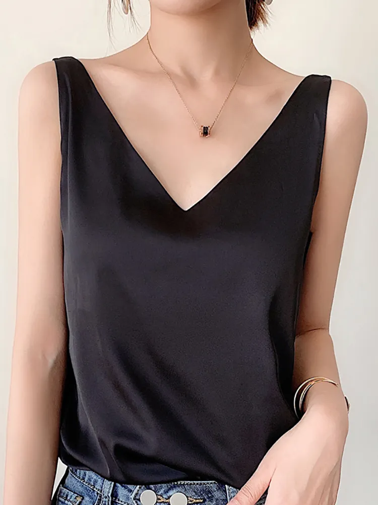 Camisoles Tanks Silk Satin Women's Tank Top Crop Vest Female Basic V-neck Camisole White Black Women Sleeveless Blouse Summer Bottom Shirts 230413