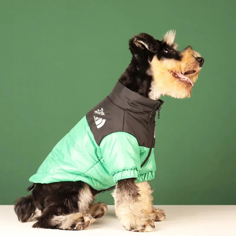 温かい犬ジャケット犬フェイスデザイナー犬アパレル冬の厚い風のないペット服4色高品質のシュナウザーフレンチブルドッグブラック