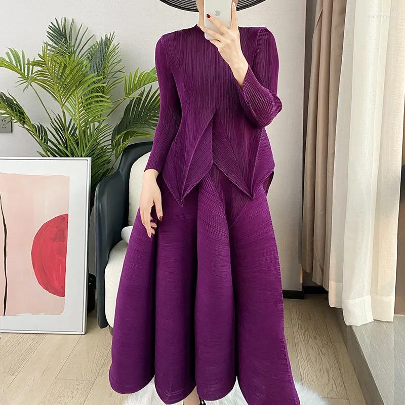 Work Dresses Miyake Pleated Bud Two Piece Skirt Set 2023 Autumn Cropped Sleeves Tops Blouse Plus Size Women Designer Clothes
