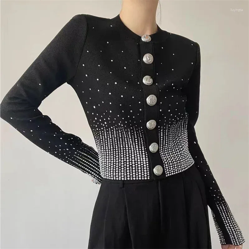 Damenjacken High Street 2023 Frauen O-Ausschnitt Vollarm Metallknopf Diamanten Schwerindustrie Gradient Gestrickte Elastizität Schwarze Jacke