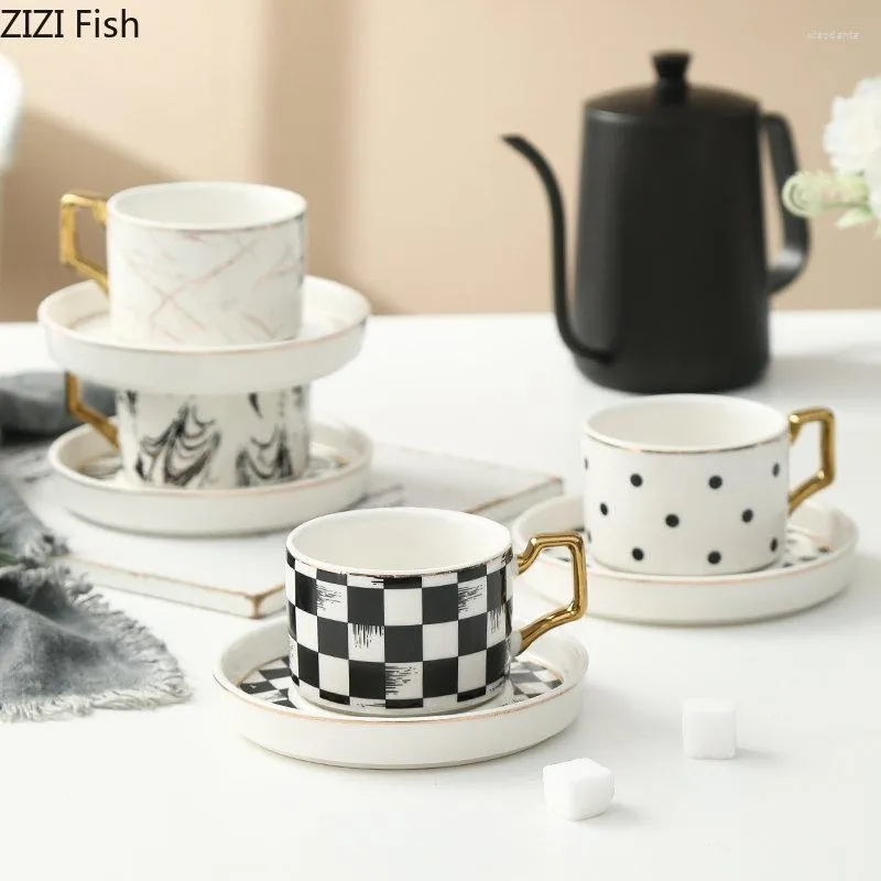 Tazze Set di tazze da caffè in ceramica Creativo Tè pomeridiano Tazza da ufficio Stile nordico Bere domestico