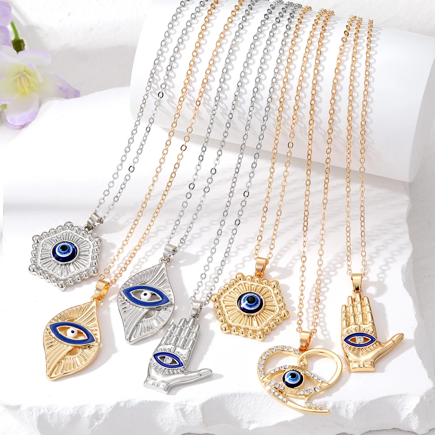 S3563 Fatima Palm Geometric Evil Eye Ciondolo Collana per donna Collane girocollo con occhi azzurri turchi smaltati con strass