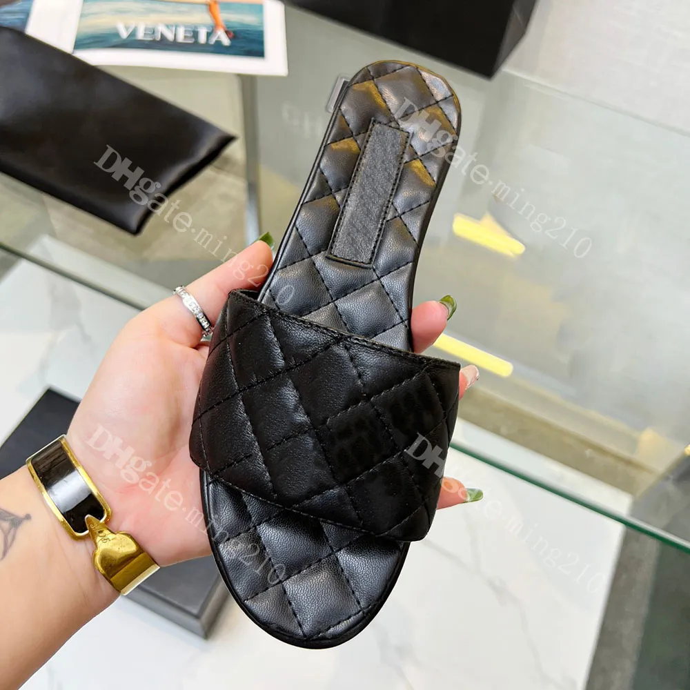 2023 New women designer leather summer fashion sandal slippers foothold ladies pink black g Luxury flat sandal sandal rubber flat leather sandal with box