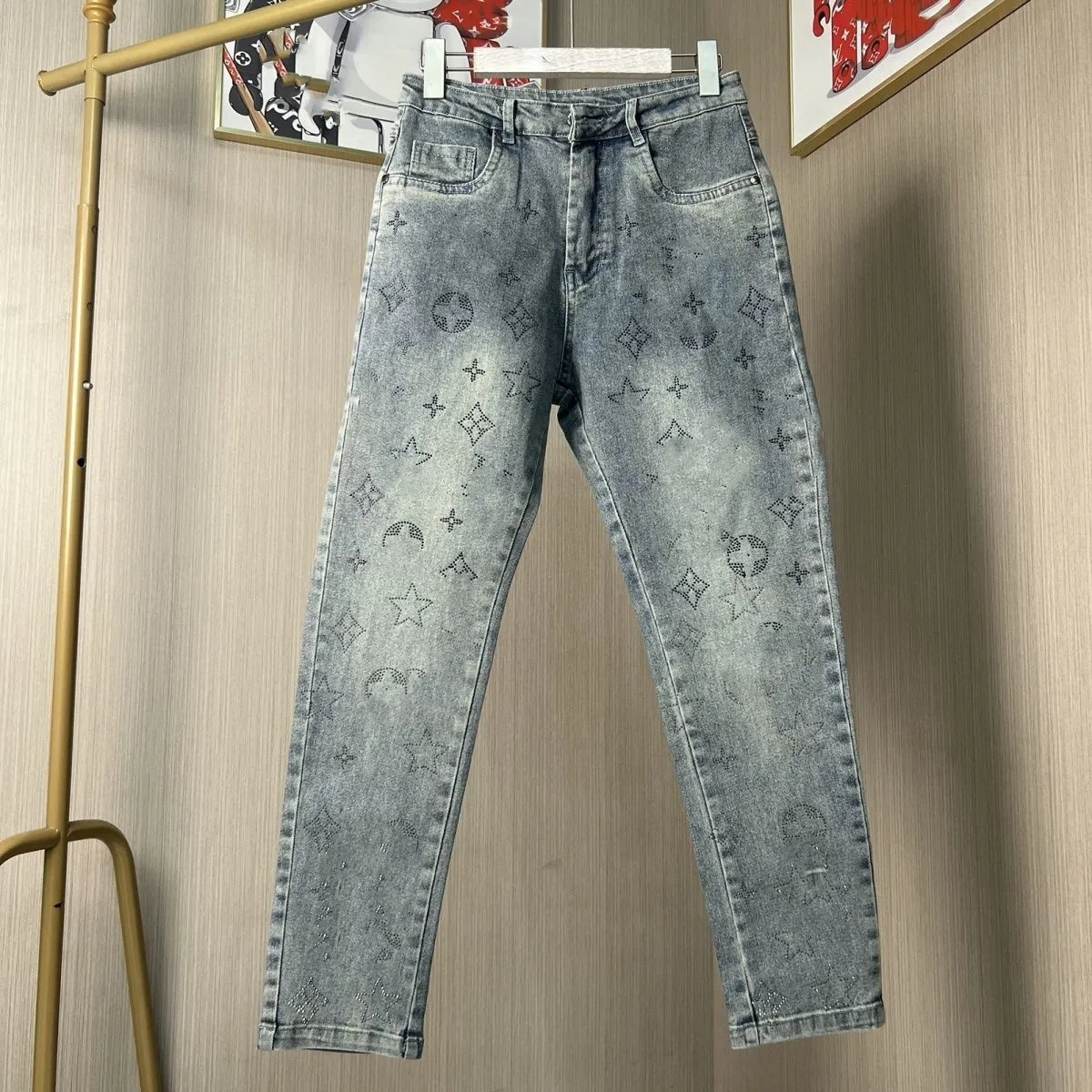 Diseñador nuevos pantalones vaqueros para hombres Agujero Azul claro Gris oscuro Marca Pantalones para hombres Pantalones Street Denim Skinny Slim Straight Denim Patrón de letras de alta calidad