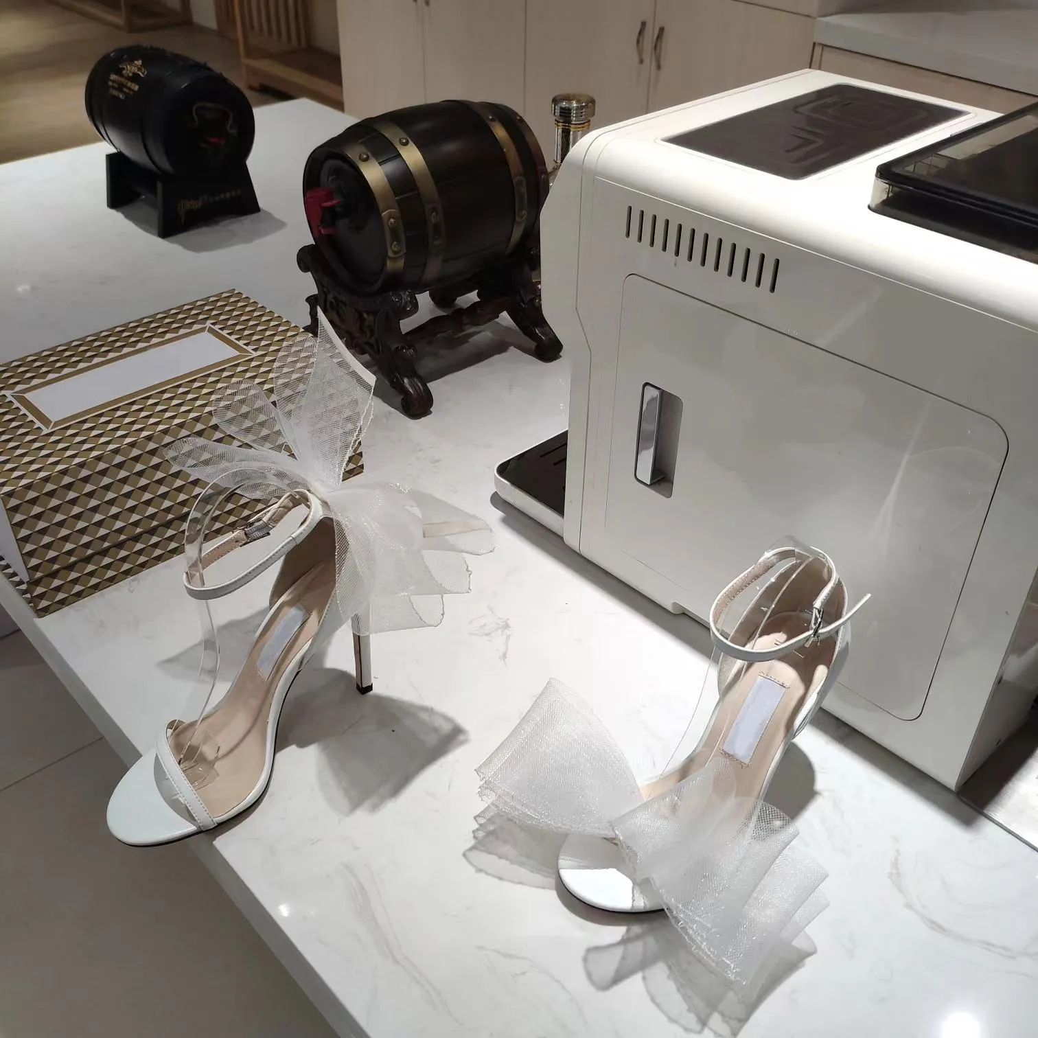 Bulk Womens Rose Pink Vamp Cross Bow Pointed Toe Designer Sandals