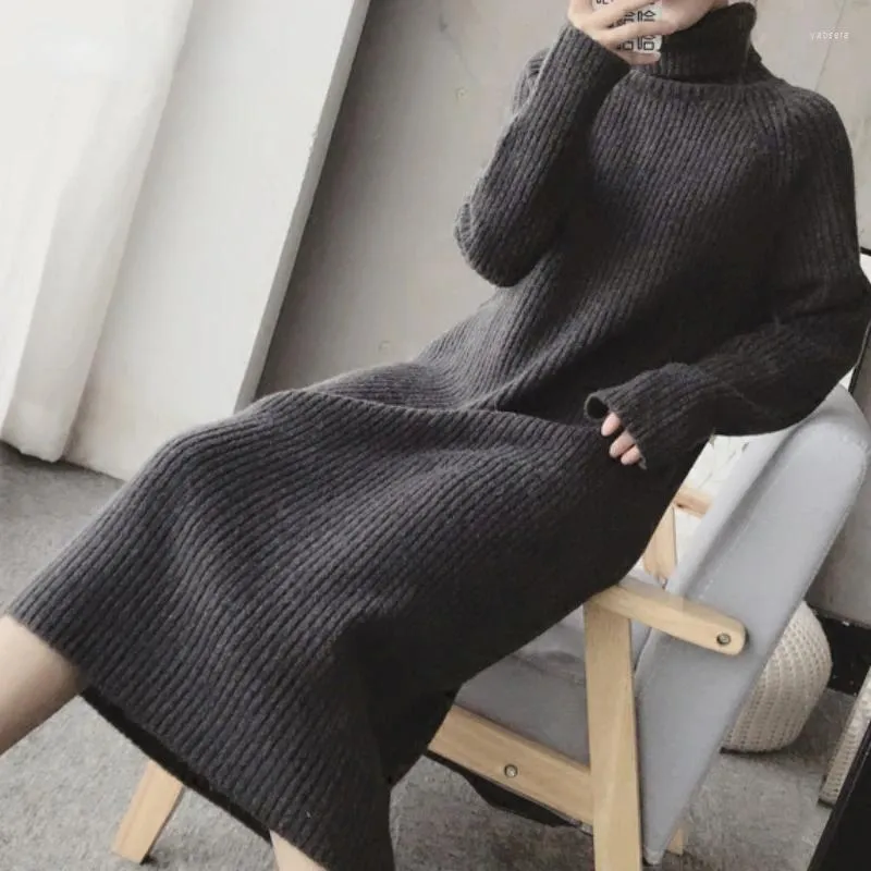 女性のセーター怠zyな人々は2023年秋にニットドレスを着ていますゆったりと細いプルーバータートルネック冬
