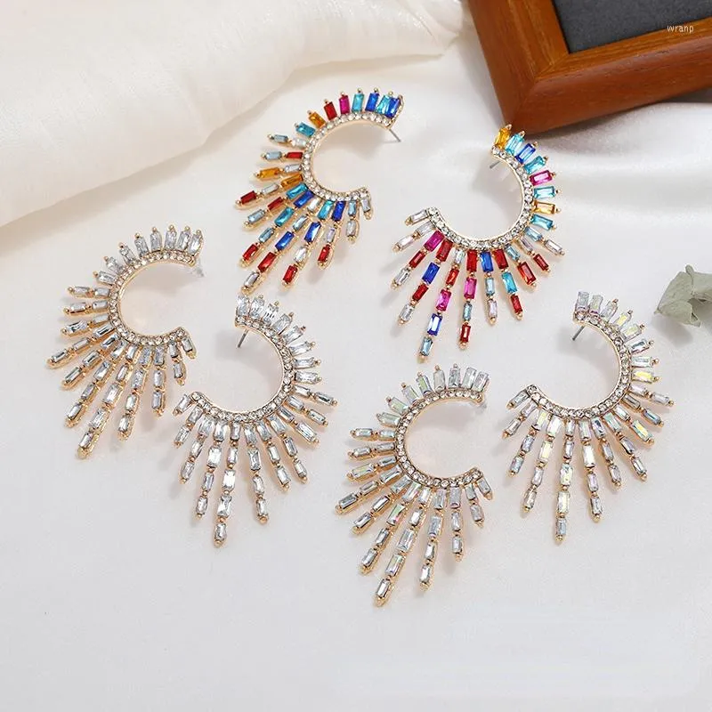 Kolczyki Dangle Fashion Geometryczne puste kryształ dla kobiet zabytkowe sztyfty na pół słońca kwiatowe ucha przesadzone