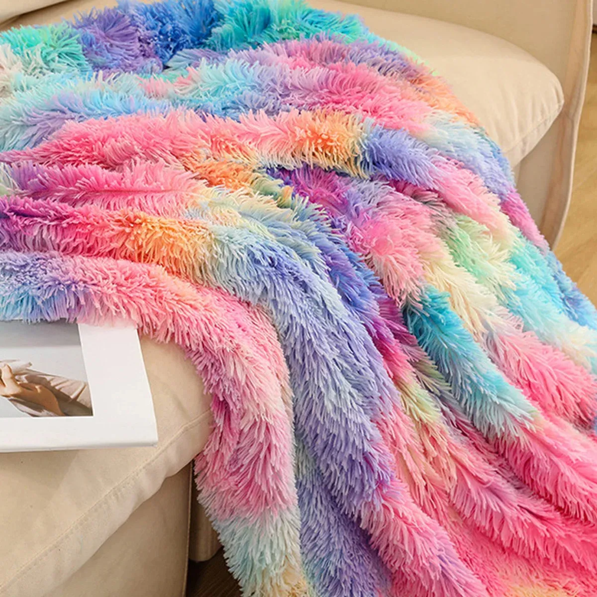 Decken Regenbogen, superweiche Überwurfdecke aus Kunstfell, warm, flauschig, zottelig, Sherpa-Rückseite, warm und gemütlich, dekorative Tagesdecke für Sofa, Bett, Doppelbett, 231110