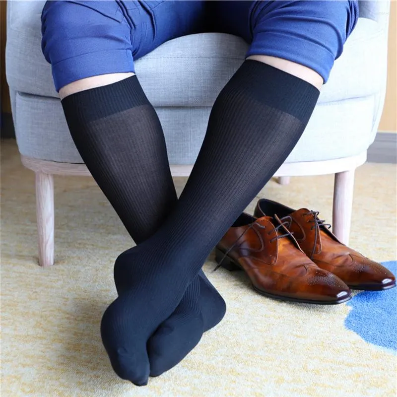 Calzini da uomo calze da uomo traspirabile a strisce 39-44 sottili abiti da tubo trasparente nera quotidiano 2024 di alta qualità