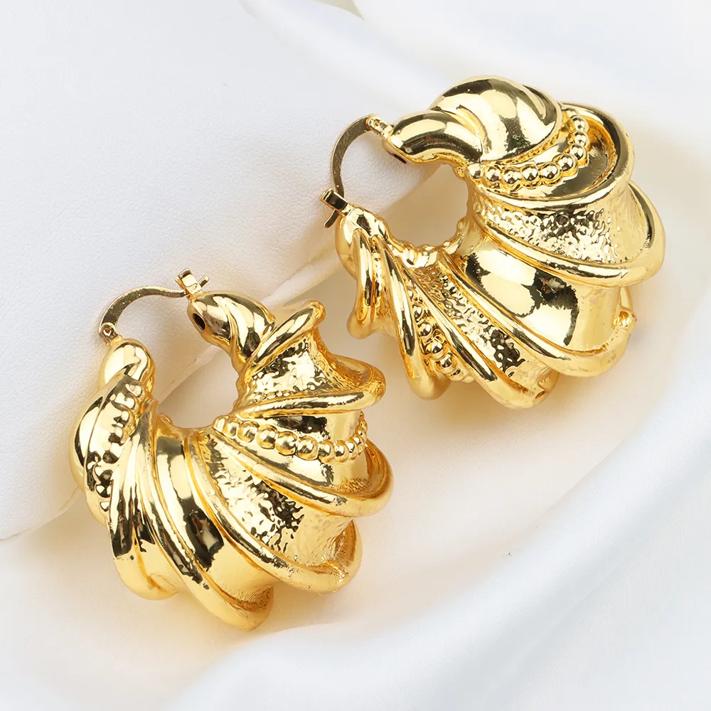 Dingle ljuskronor trendiga örhängen och hänge för kvinnor halsband mode smycken koppar gyllene geometriska bröllopsfest gåva 230413