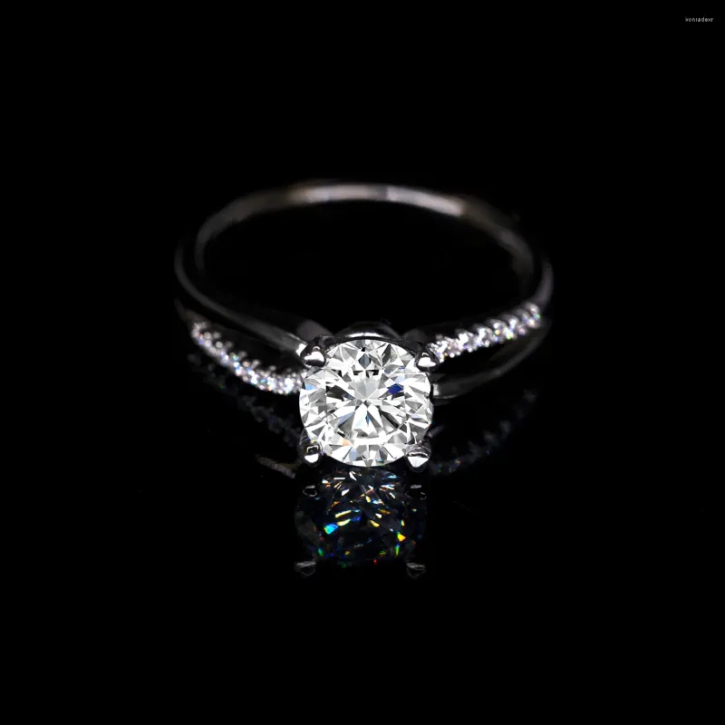 Bagues de cluster Know Love 0.5CT Engagement Mariage Femmes Lab Diamond Ring Party Brillant Simplicité Élégant Tempérament Bijoux IGI