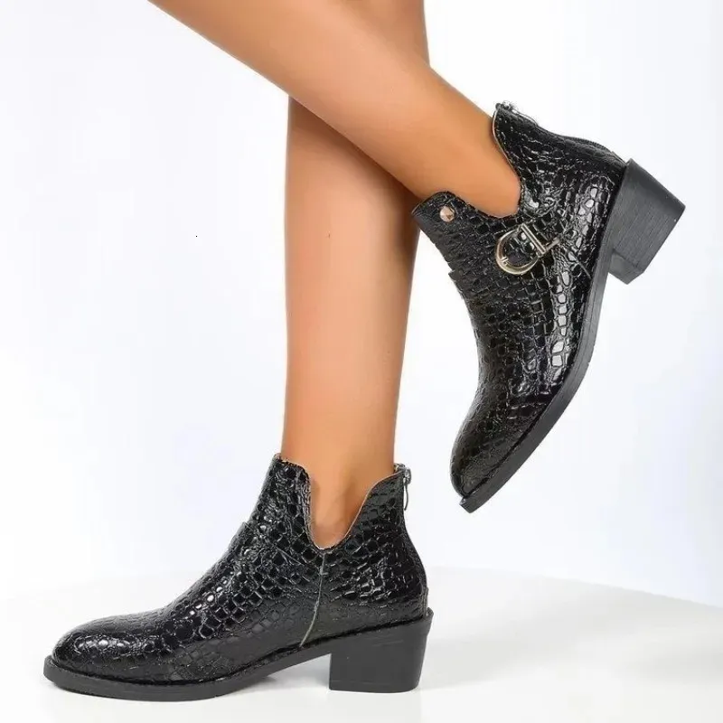 Ботинки женские, базовые женские ботинки с молнией сзади, модные женские ботильоны с металлическими украшениями, острый носок, квадратный каблук, 231113