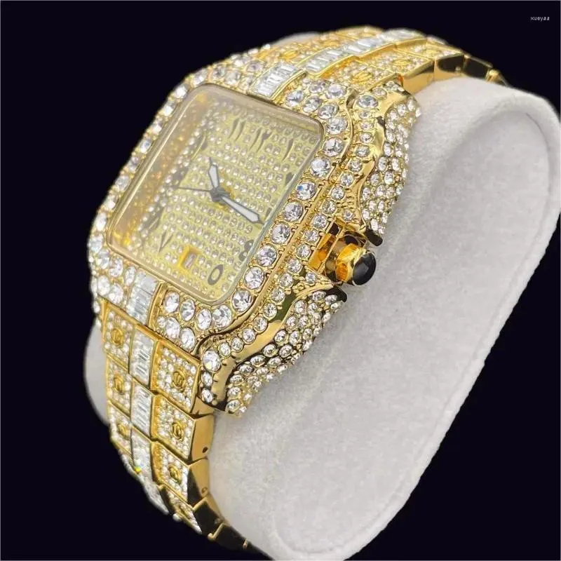 Montres-bracelets 2023 Missfox Luxe Gold Montre Hommes Date Automatique Mode Étanche Horloges Hip Hop Plein Glacé Diamant Quartz Montres-bracelets