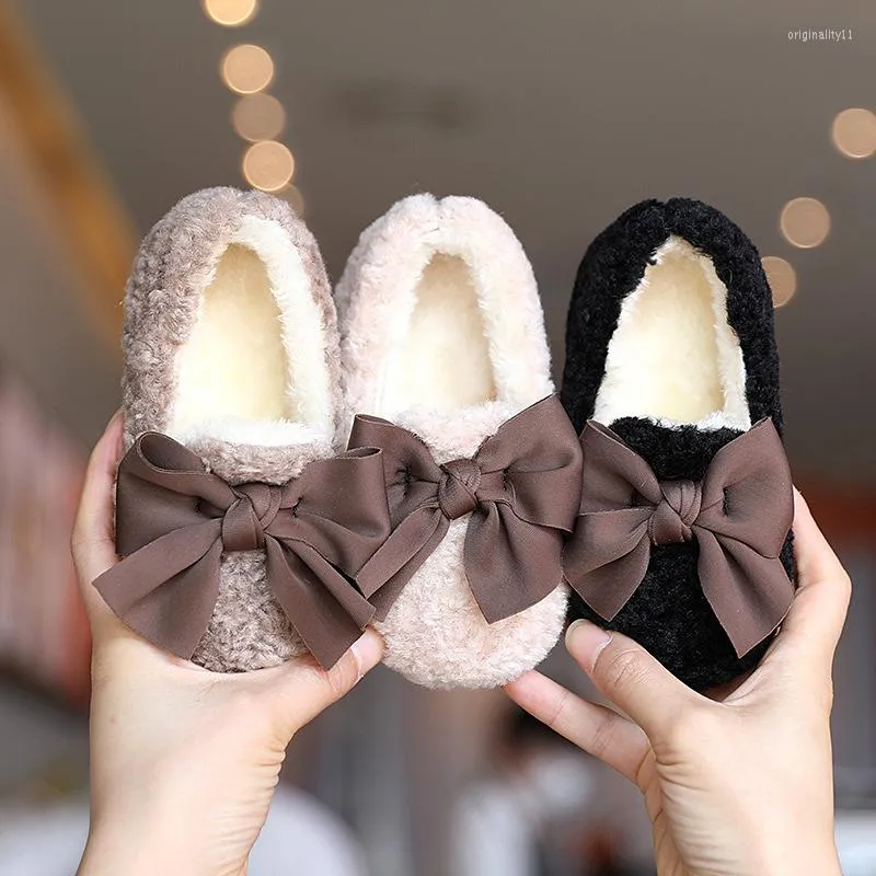 Atletik Ayakkabı Kız Prenses Yay Knot Kış Çocukları Süet Sıcak Pamuk Peluş Peluş Kürk Düz Mokakçılar Bebek Toddler Boyutu 21-36