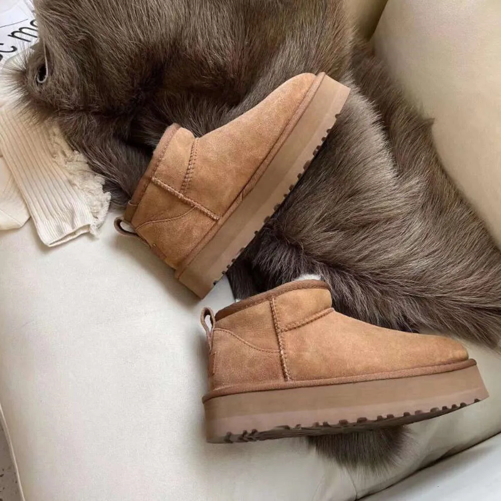 2023 Designer Donna Stivali da neve Piattaforma calda Australian Boot Indoor Australia Tazz Slipper House Shoe Inverno Pigro Stivaletti in pelliccia Uggss Boot Mens