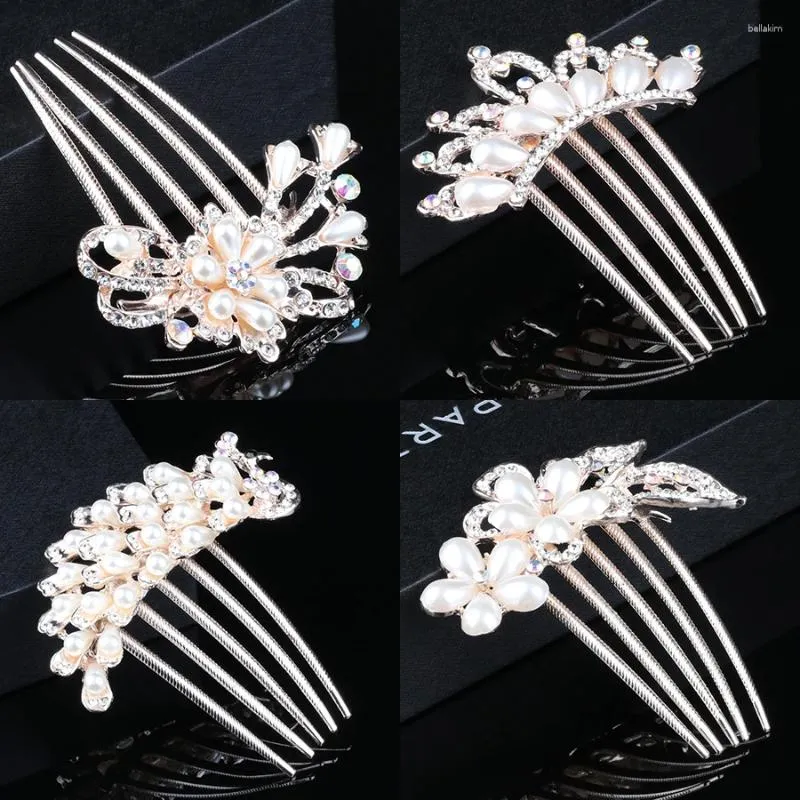 Hårklipp 2023 Kvinnor Brudkammar Simulerade Pearl Crystal Flower Headdress Peacock Wedding Crown Accessories