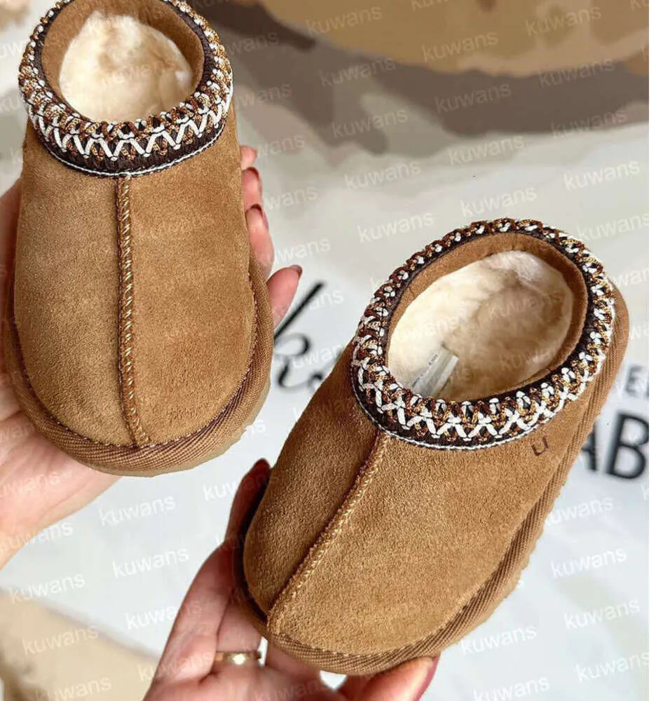 Tazz Tasman Slippers Kinderbabyschoenen Peuter Kastanjebont Slippers Schapenvacht Shearling Klassieke Ultra Mini Boot Wintermuiltjes UGGsity laarzen Little Big YI552