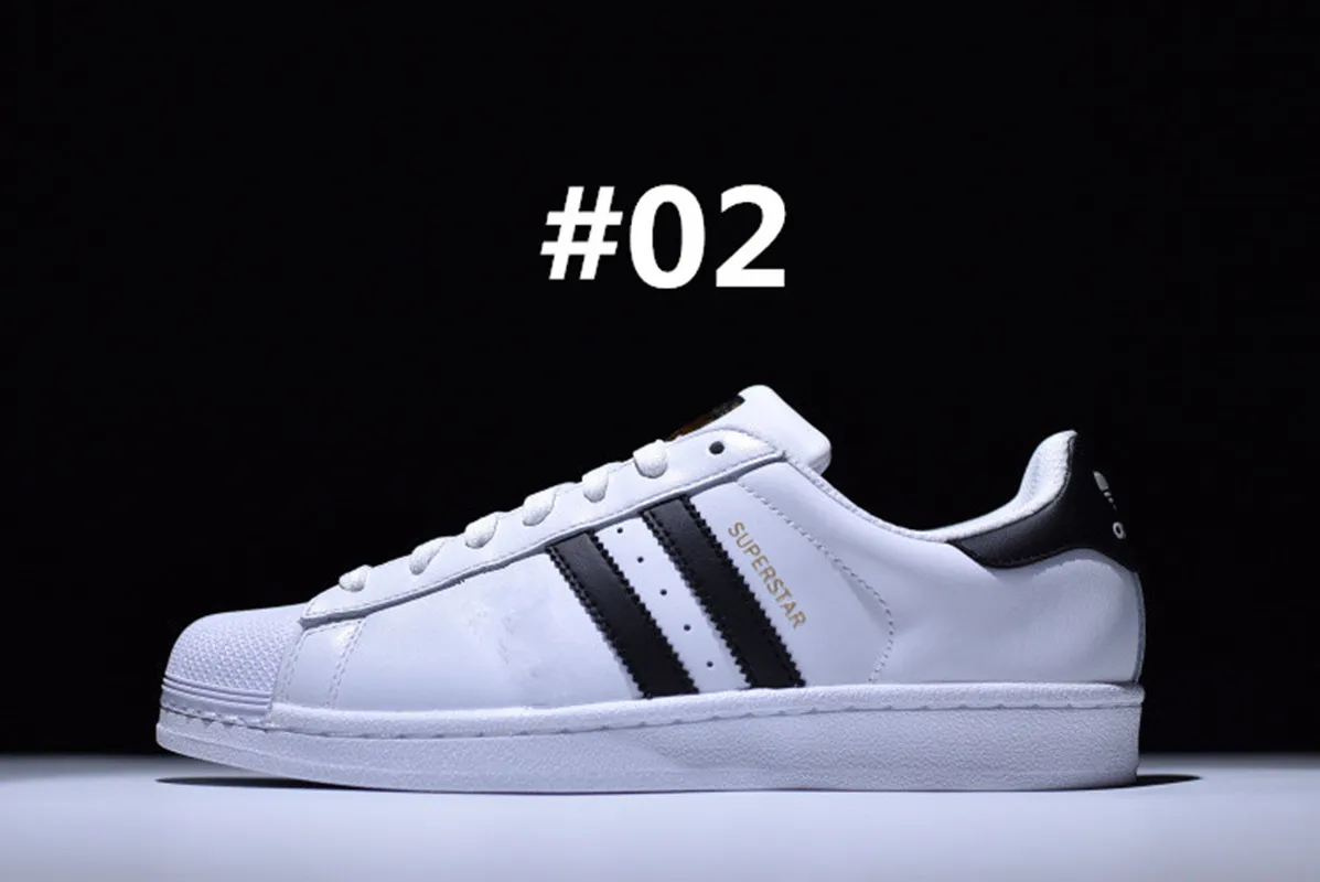 Holographic superstars clearance black