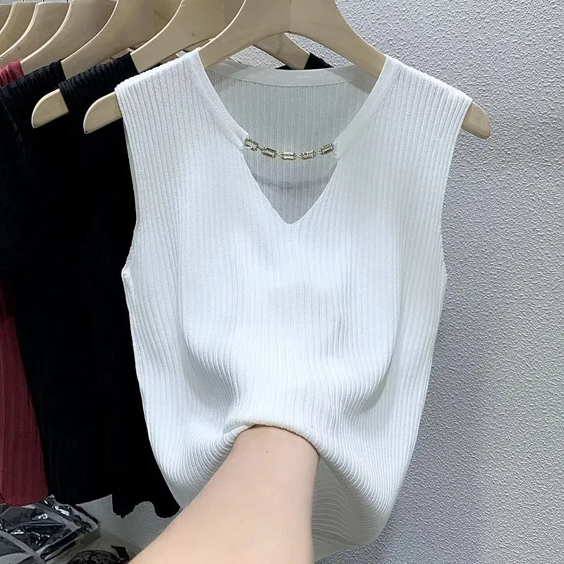 Camisoles Tanks Chick Chain Tank Top V-teace تصميم بلا أكمام قميصات متبكّمة للأزياء الصيفية الصيفية للسيدات الجمالية 230413