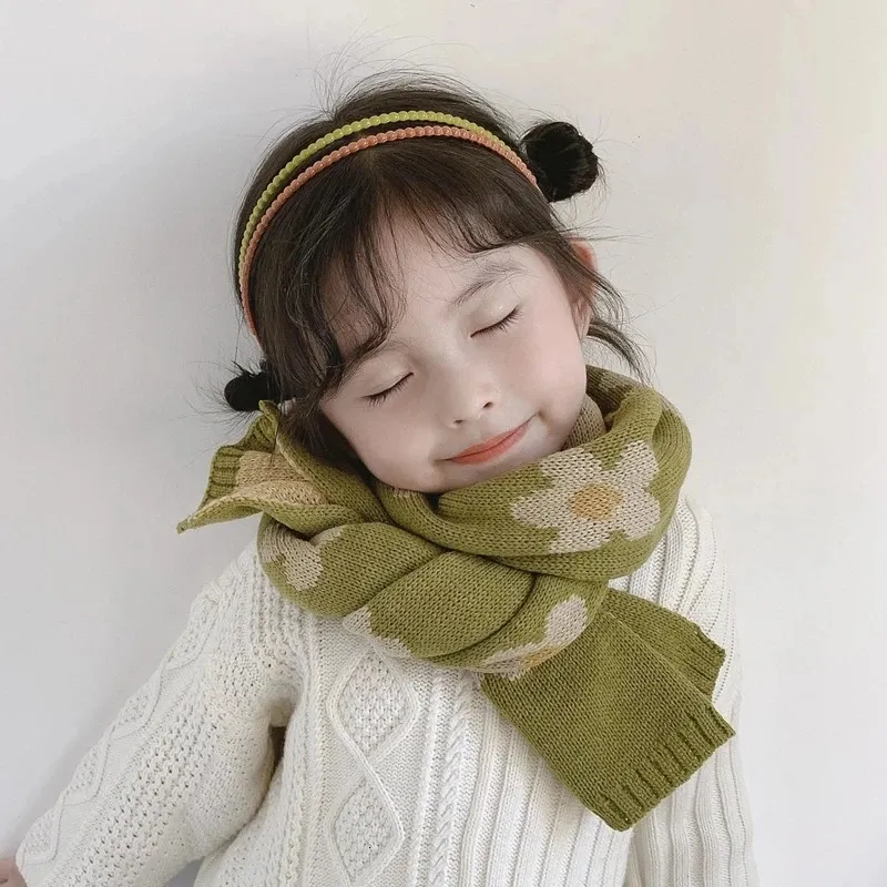 Écharpes Wraps Style coréen Hiver Bébé Enfants Mignon Floral Imprimé Écharpe Tricotée Garçons Filles Doux Chaud Foulard Wrap 231113