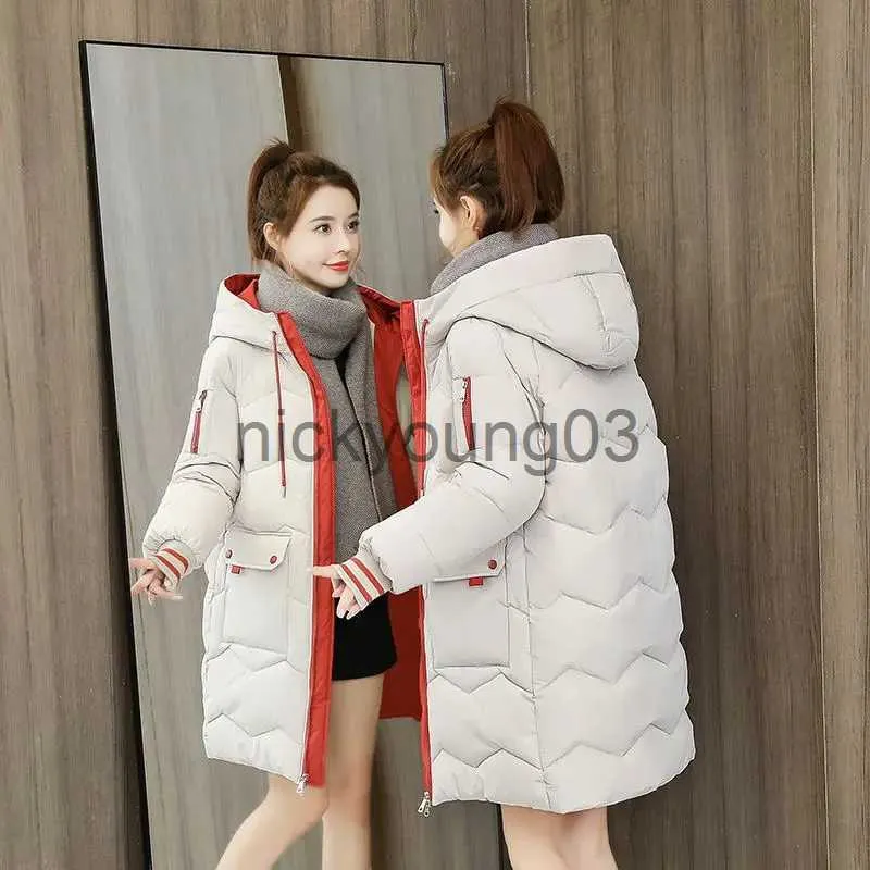 Couro feminino falso couro feminino casaco de inverno de comprimento médio algodão acolchoado parkas com capuz quente engrossar casual casaco solto neve usar sólido outwear jaqueta 4xl j231113