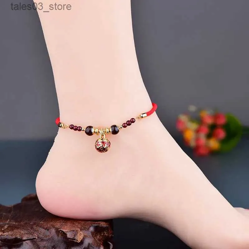 Hakemler Yüksek Kaliteli Seksi Sesli Küçük Çan Kolye Bilgisayar Anklet 2023 Retro Zarif Kırmızı El Dokuma Halat Garnet Strand Ankletler Q231113