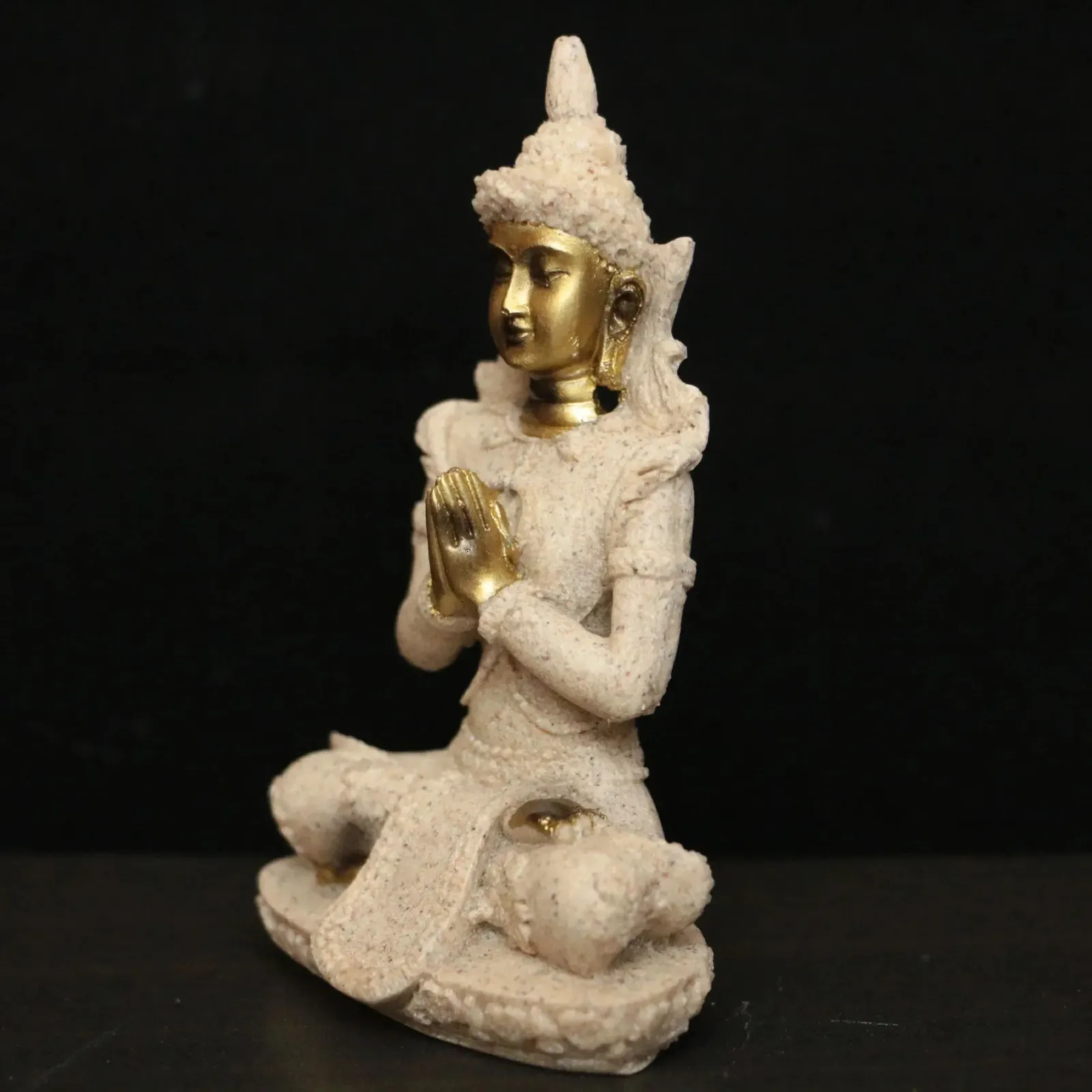 Dekorativa föremål Figurer Miniatyr Buddha figur Nature Sandstone Thailand Fengshui Buddha Statue Hindu vardagsrum Skulptur Prydnad Heminredning 231113