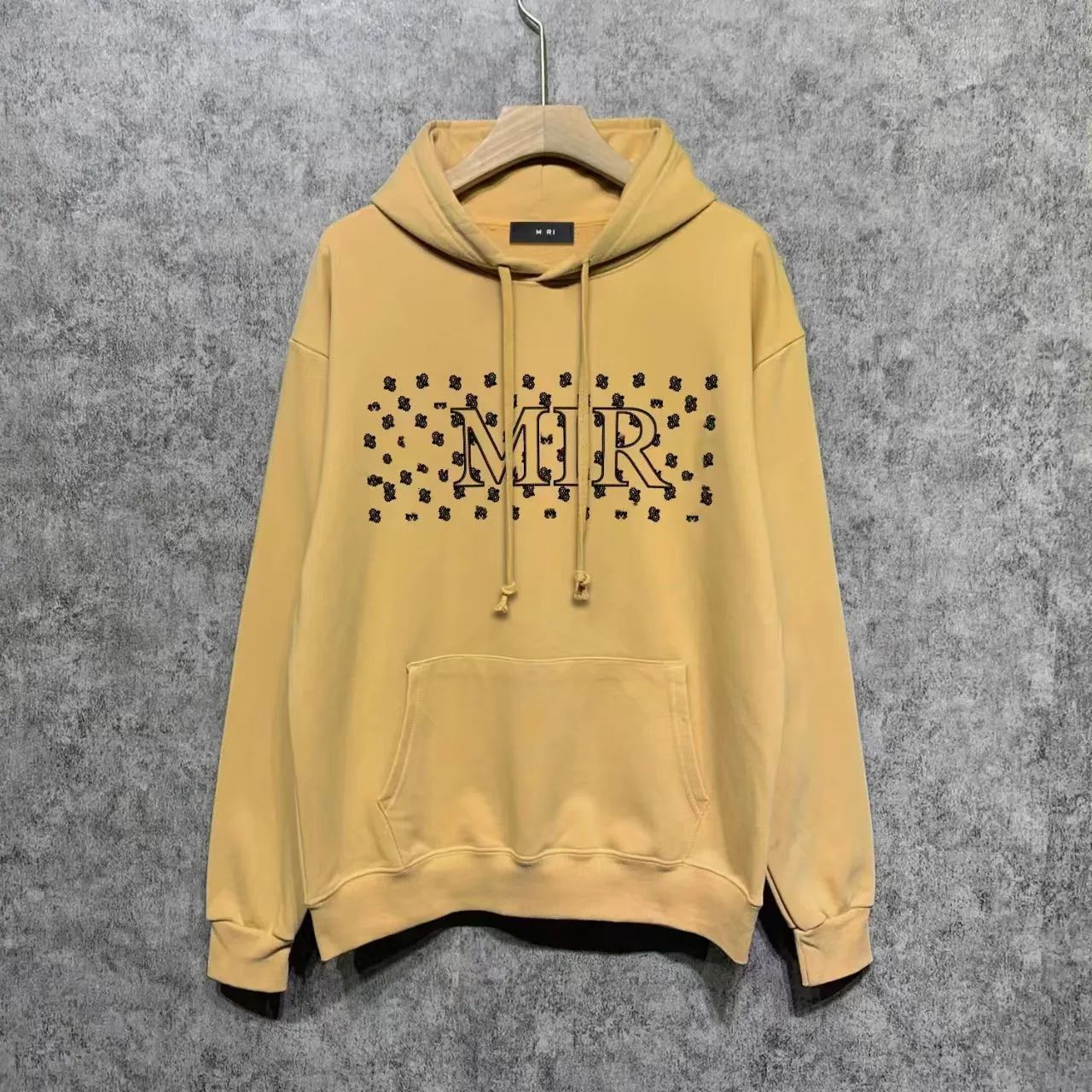 Dubai Vibes: Pure Cotton Hoodie with 'Be Kind' Quotes Print