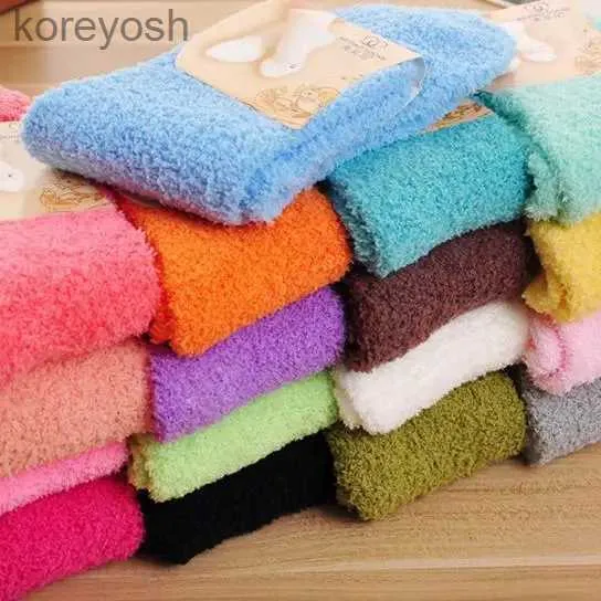 Kinderen Sokken 18 Stijlen Snoep Kleur Thermische Warme Pluche Vrouwen Coral Fleece Vloer Sox voor Vrouwelijke Meisjes Kleurrijke Vrouws Geschenken dropshippingL231114