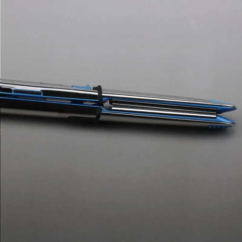 Metal clearance hair straightener