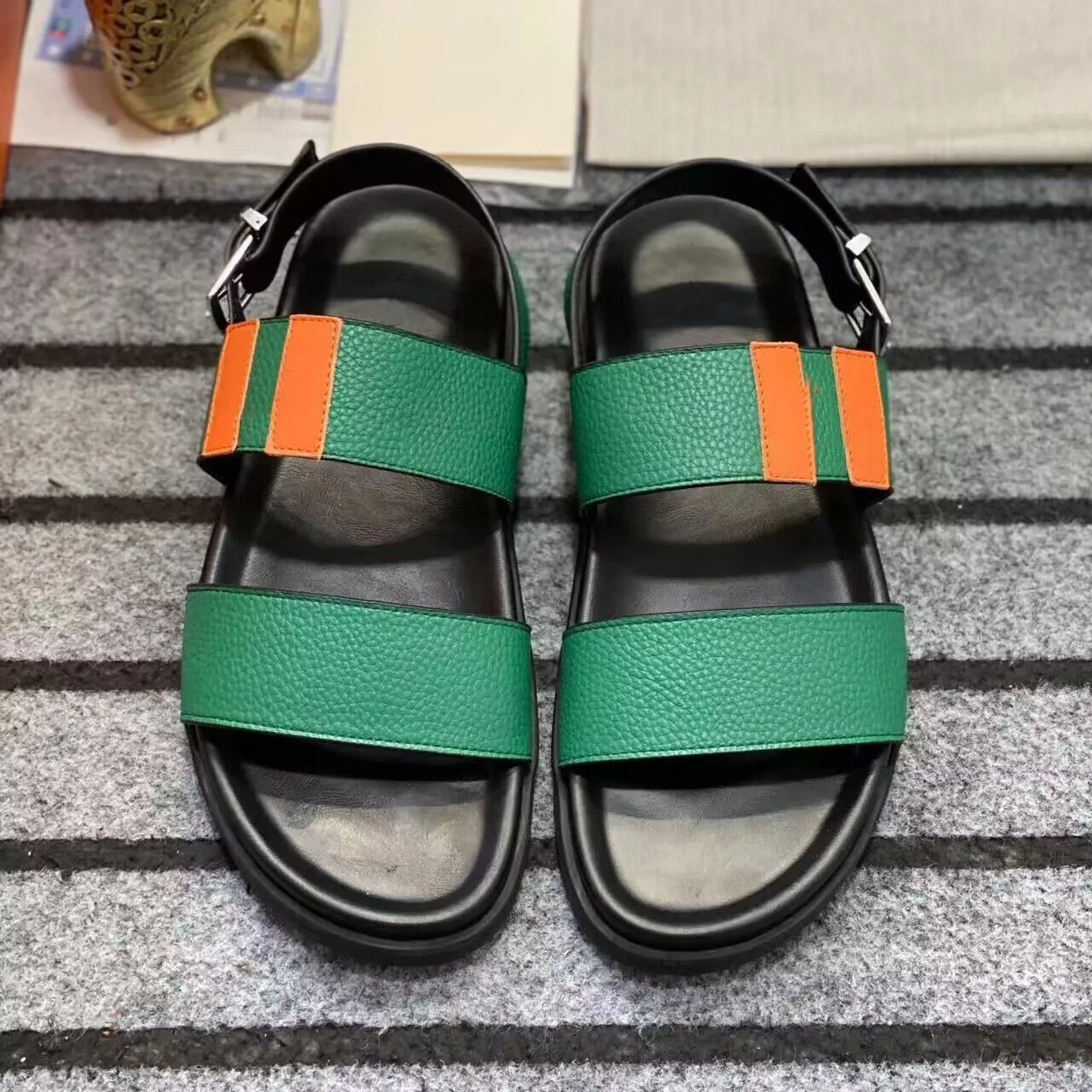 Män avslappnad sandal platt läderskor män sandal izmir rem oran sandaler sommar utomhus strand flip flop lägenheter svart vit läder lyx designer sko 38-44box