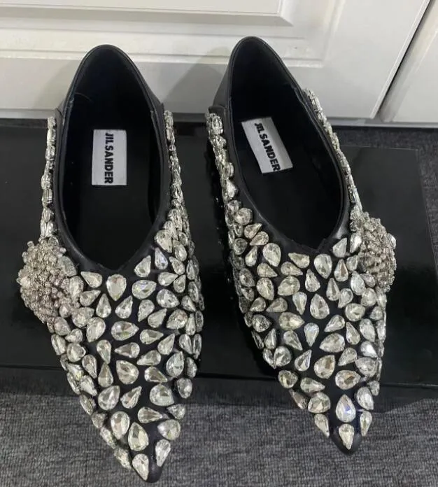 Chaussures de créateur à bout pointu pour femmes, baskets Sorrento avec diamants, strass et cristaux, baskets plates en maille extensible, 2023