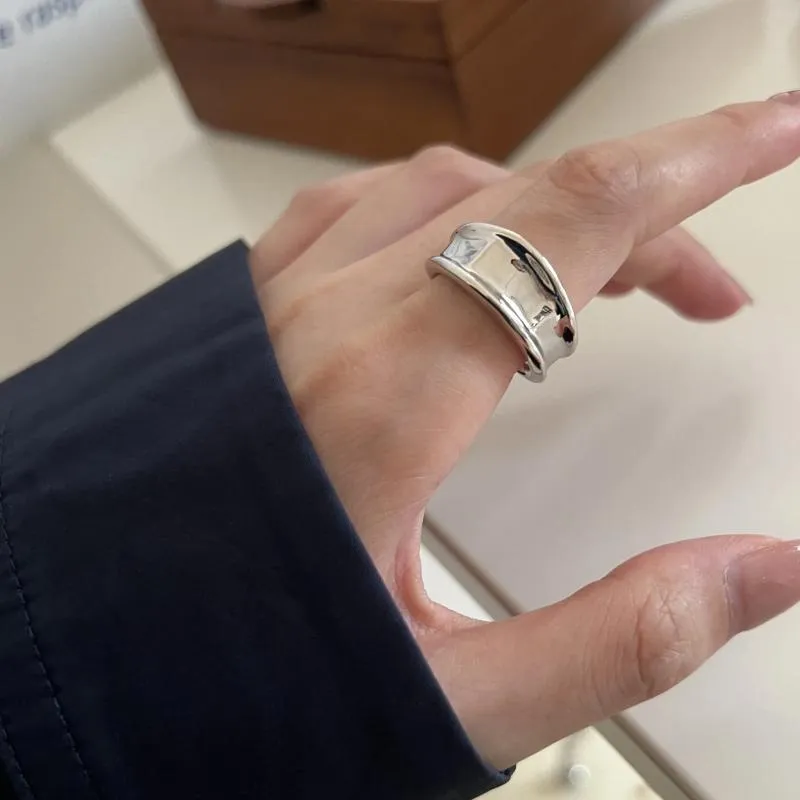 Cluster Ringe CHOZON S925 Sterling Silber Unregelmäßiger Breitgesichtiger Ring Weibliches Einfaches Design Ins Style Hip-Hop Hong Kong Offen