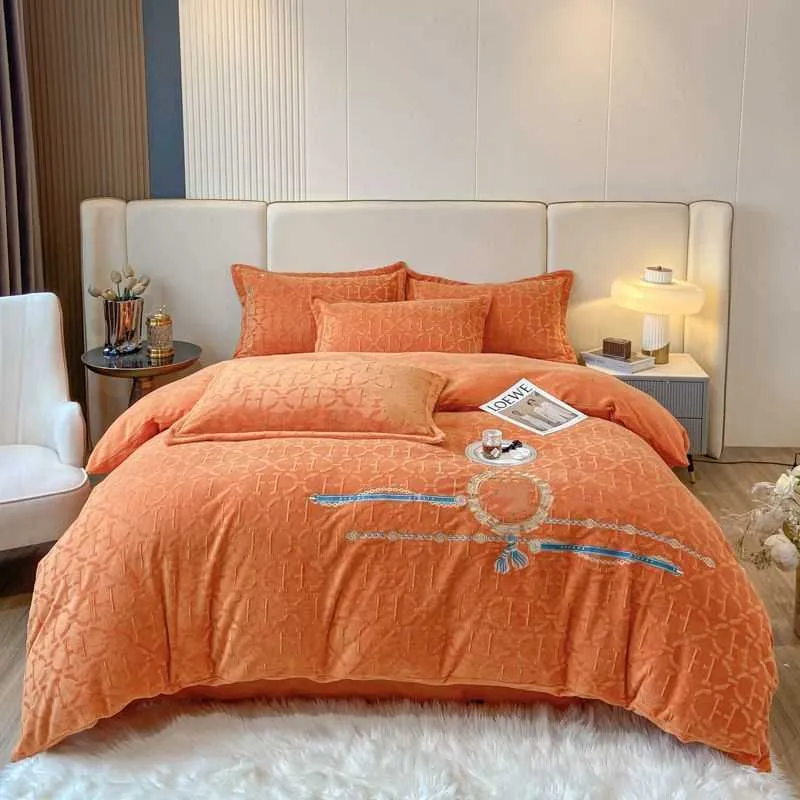 Bedding Set Trendy Brand High end Thickened Warm Milk Velvet Set Four Piece Set Double sided Coral Down Duvet Cover and Plush Bed Sheet Big Brand Fitted Sheet