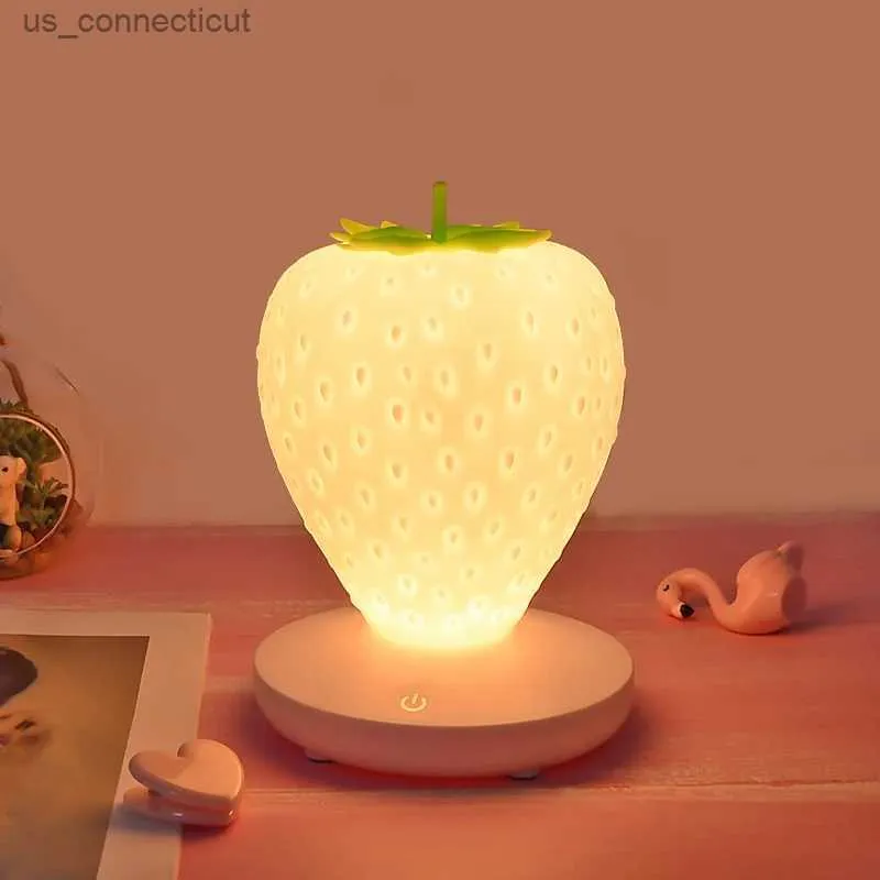 Table Lamps Creative Home Strawberry Nightlight USB Charging Bedside Decorative Atmosphere Lamp led Protection Table Lamp R231114