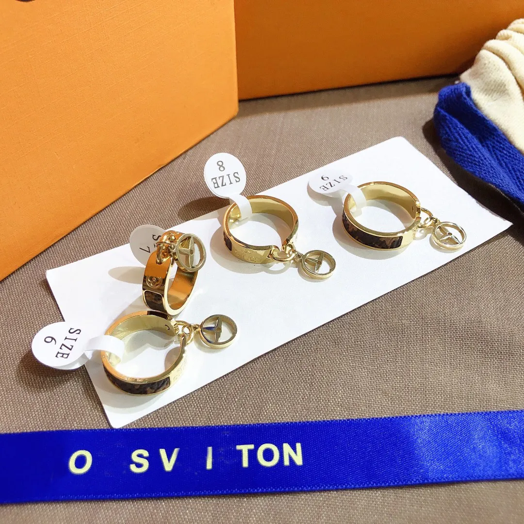 Klusterringar designer band ringar kluster kvinnor ringar smycken ringar präglade stämpel rostfritt stål nytt mönster ring mode mångsidig skaldjur