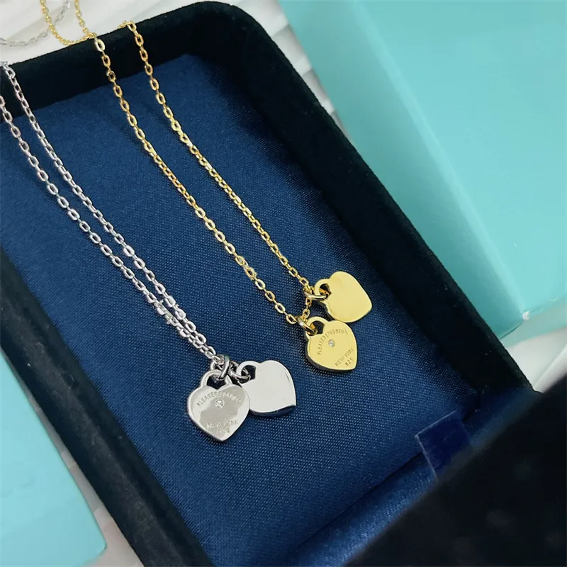 Elegante graziosa collana da donna Herat Catene in argento dorato Doppia etichetta d'amore Singolo trapano Collane da donna alla moda in acciaio con stampa