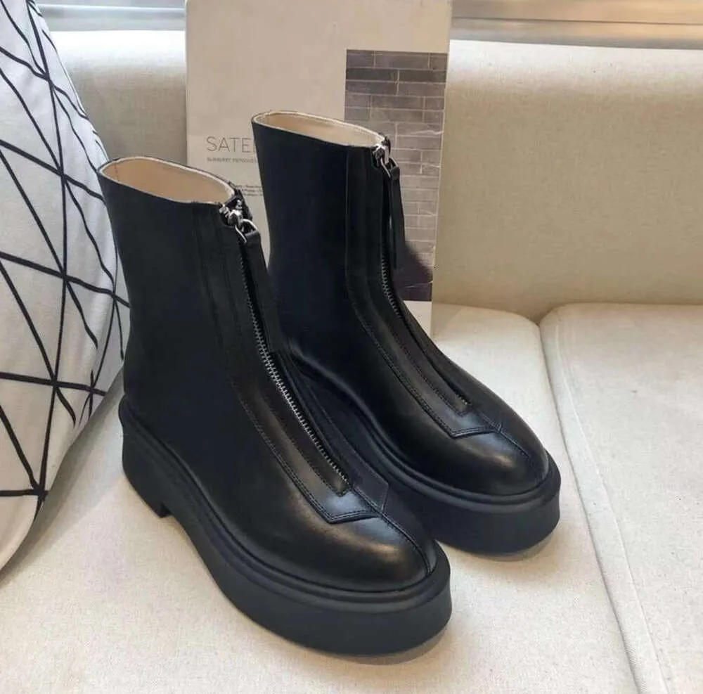 A fileira de couro liso tornozelo Chelsea Boots plataforma zíper deslizamento em saltos de bloco de dedo do pé redondo botas planas botas grossas designer de luxo para mulheres fábrica antiderrapante