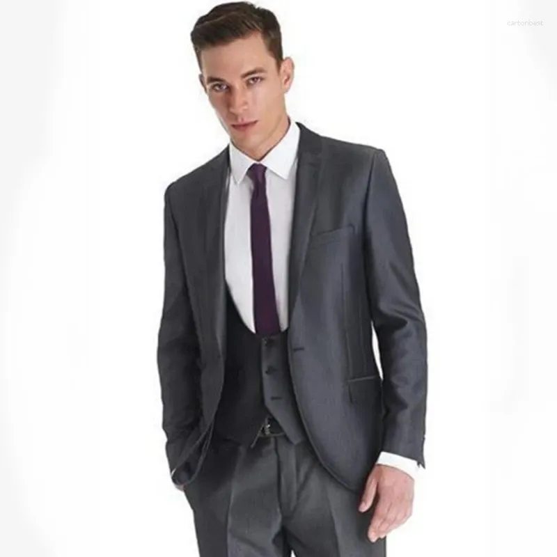 Costumes pour hommes Classique Hommes Costume 3 Pièces Smolking Noivo Slim Fit Soirée Pour Gris Foncé Marié Tuxedos Groomsmen Mariage