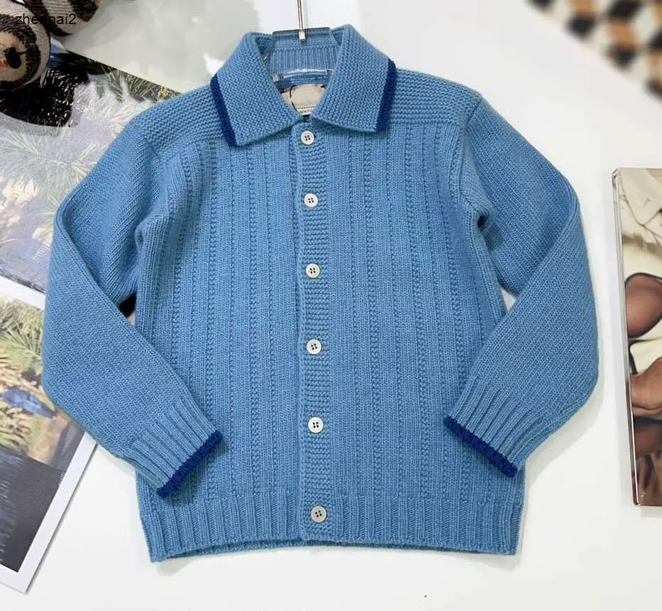 Cardigan per bambini con risvolto di lusso Maglione per bambini monopetto blu puro Taglia 100-160 Giacca lavorata a maglia per bambini di alta qualità Nov10