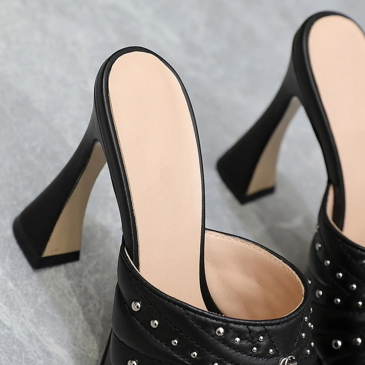 Crystal Mule Pantoffels Slides Sandalen Platformpumps Met Hak Dikke Blokhakken Open Teen Dames Luxe Ontwerpers Leren Buitenzool Avondschoenen Fabrieksschoeisel Van 69 68 DHgate