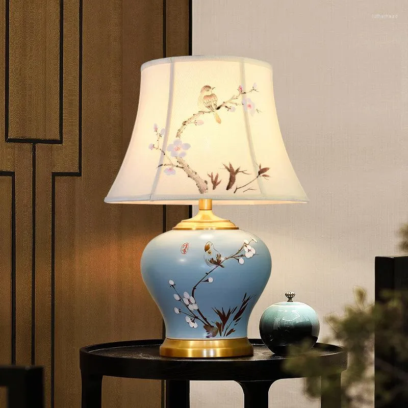 Lampy stołowe Modna chińska ceramika do salonu Dekorca domu nowoczesne oprawy oświetlenia LED biurka lekkie luminaria