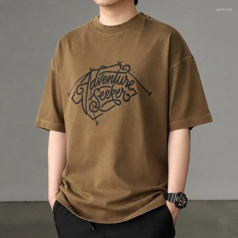 T-shirts pour hommes T-shirt imprimé lourd Lavage pour hommes Faire de vieilles lettres Couleur café Rétro Lâche Épaule Demi-manche