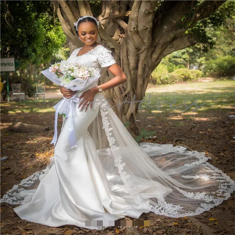 Élégant Pays Robe De Mariée Sirène Avec Lacefu Surjupe Train Sexy Col En V À Manches Courtes Doux Satin Boho Jardin Queue De Poisson Robe De Mariage 2024 Robes De Novia